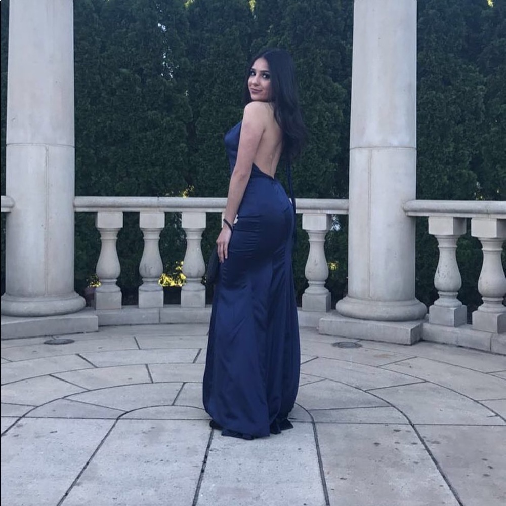 Simple navy blue silk dress. - Picture 3 of 4